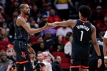 KD:阿门在进攻中可以随时切换位置 不知不觉就18+8+5+几个抢断了