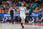 全靠你俩!半场韦瑟斯庞12中7砍下16分3助 米奇7中6砍14分4板2帽