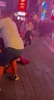 乱成一锅粥🤯球迷们大打出手，警察拦都拦不过来！夺冠还得了？