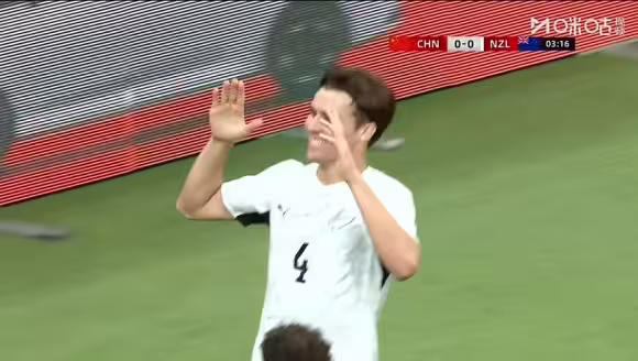 新西兰反越位成功传中+包抄破门，国足0-1落后